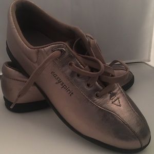 Easy Spirit AP1’s Dark Bronze Shoes